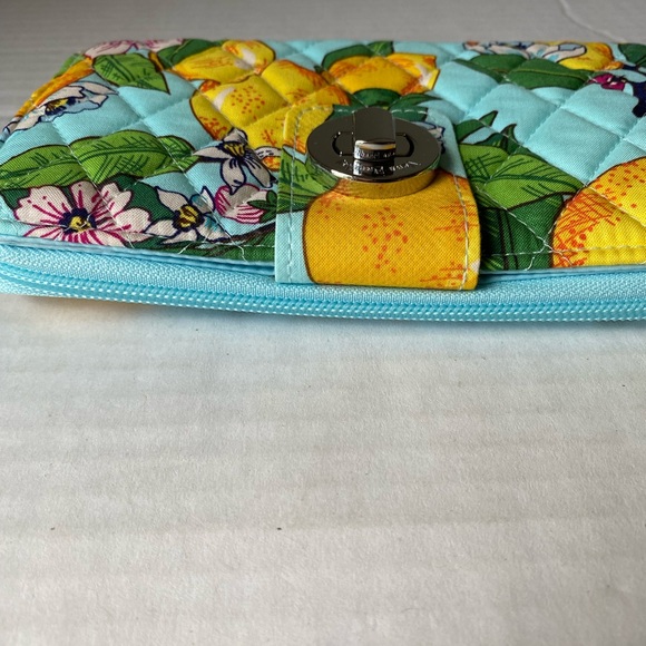 Vera Bradley RFID Turnlock Wallet Lemon Grove NWOT - Picture 8 of 13